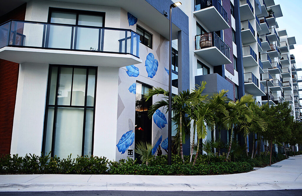 Mural-Citypalce-Doral-Leksa-Luxury-Apartments-The-Color-Dreamers