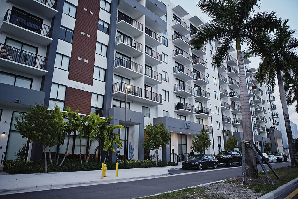 Doral-Cityplace-Leksa-Luxury-Apartments-The-Color-Dreamers-Murals