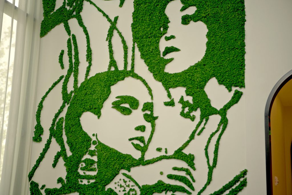 Moss-relief-wall-sclupture-color-mural-dreamers.